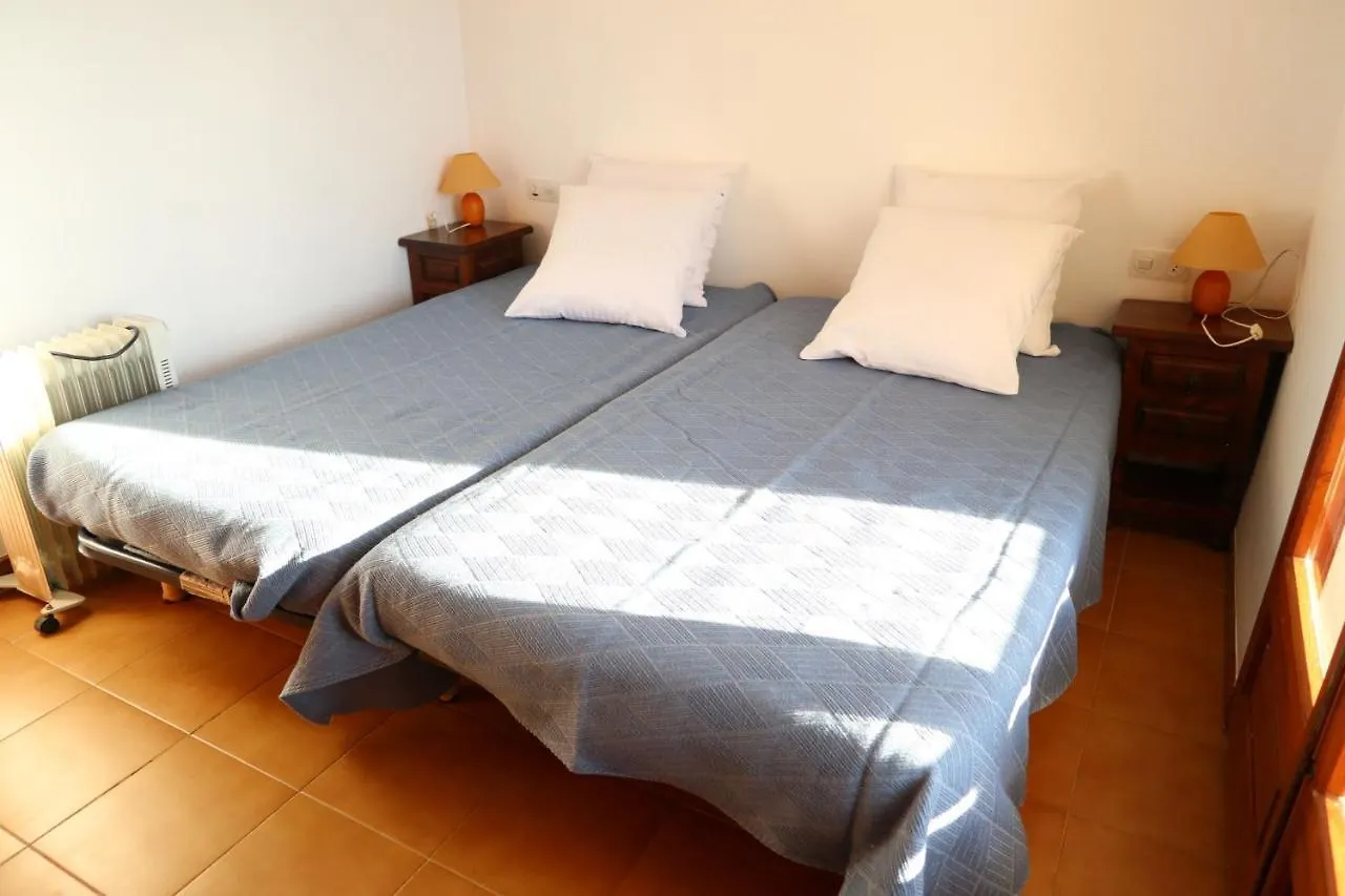 Agnesse Apartment Roses